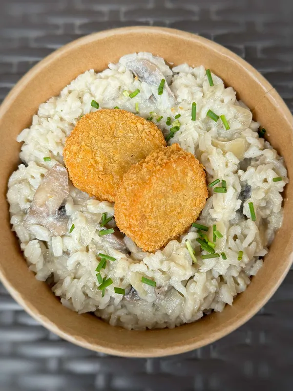 Risotto de champiñón y Nuggets (Tamaño M) Risotto de champiñón y Nuggets (Tamaño M)